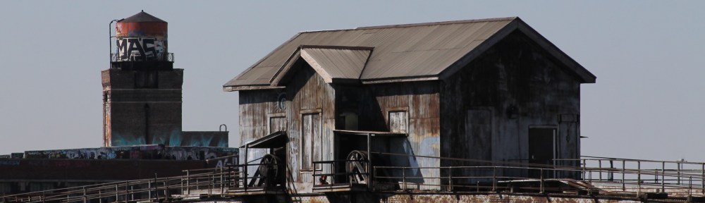 Chicago Water Tank 2210 South Grove