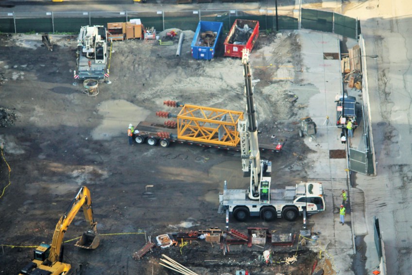 625 West Adams tower crane 2