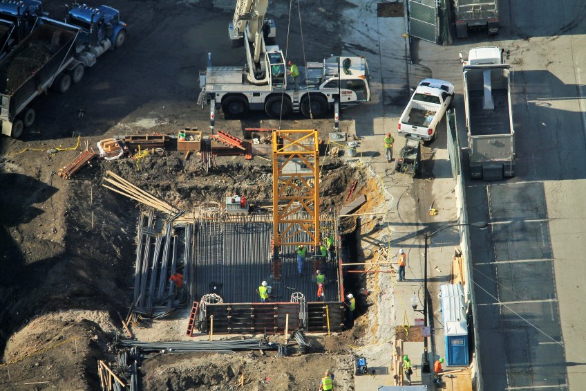 625 West Adams tower crane