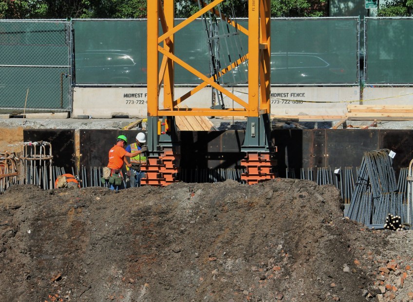 625 West Adams tower crane 9