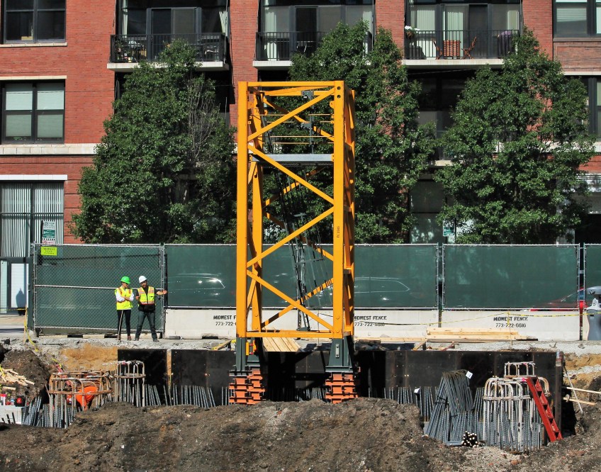 625 West Adams tower crane 10