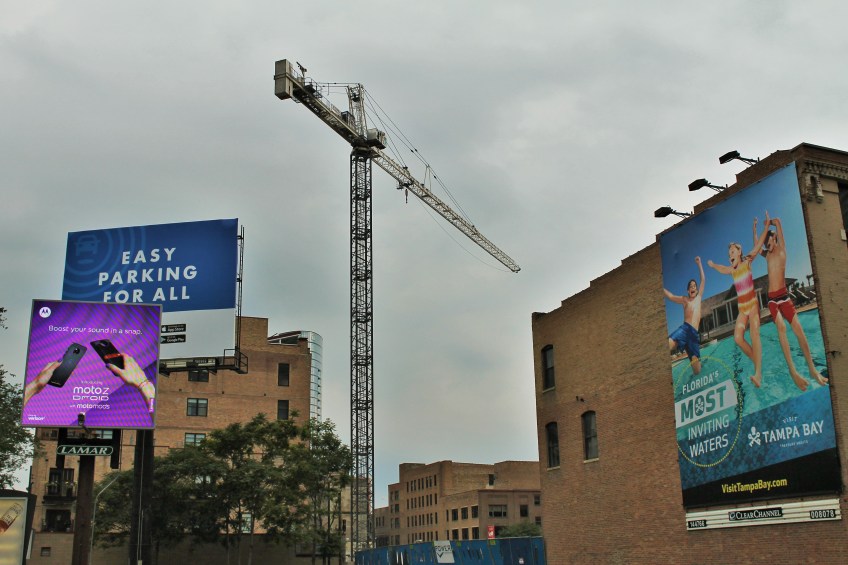 165 North Desplaines tower crane