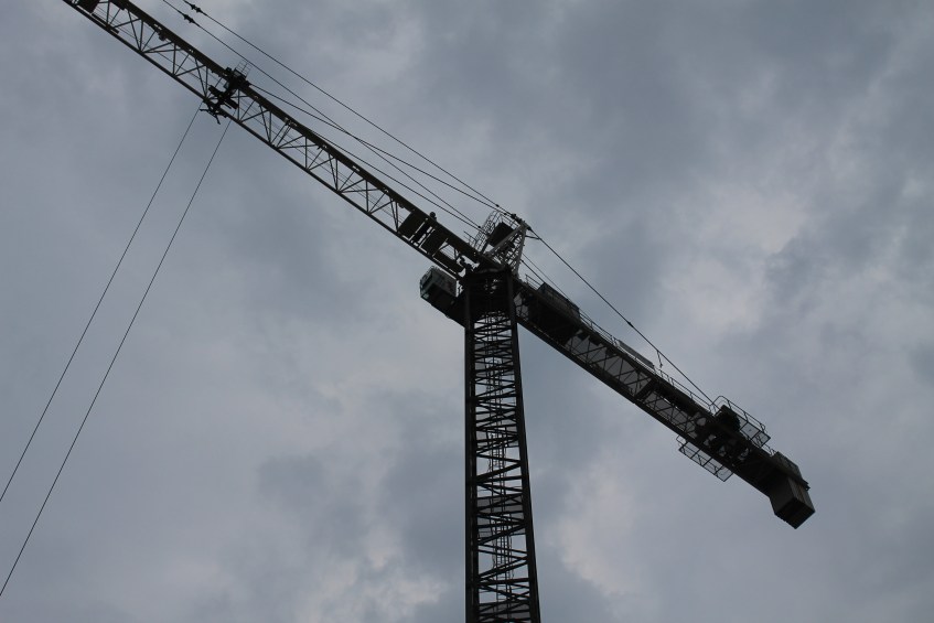 165 North Desplaines tower crane