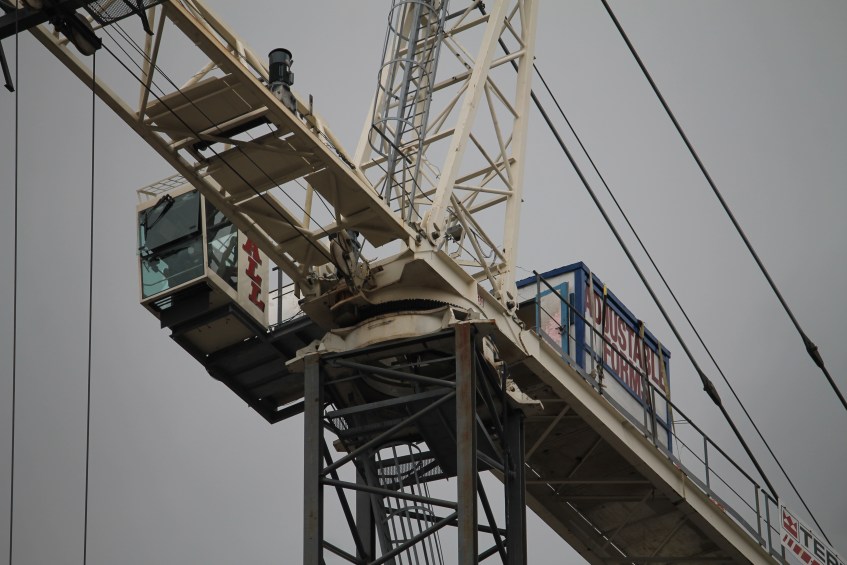 165 North Desplaines tower crane