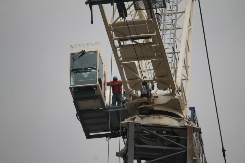 165 North Desplaines tower crane