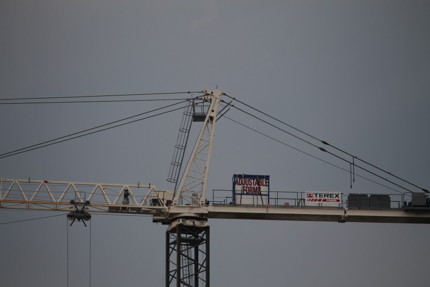 165 North Desplaines tower crane