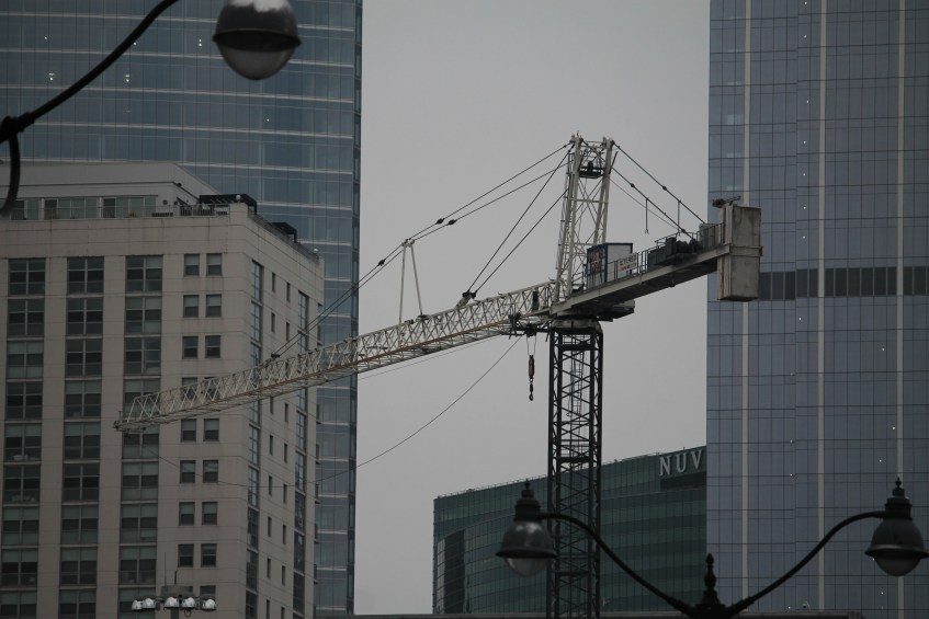 165 North Desplaines tower crane
