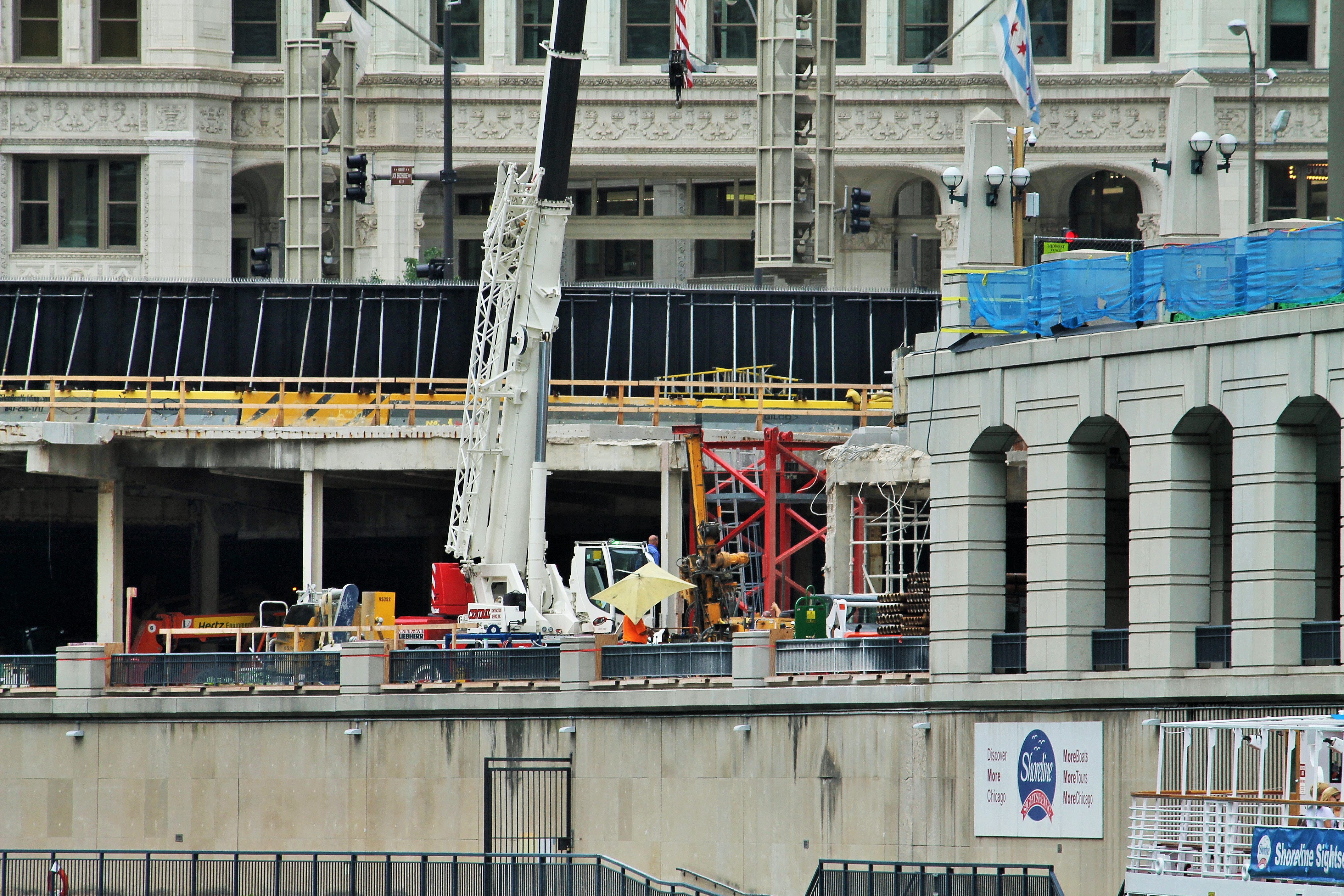 Apple Store tower crane