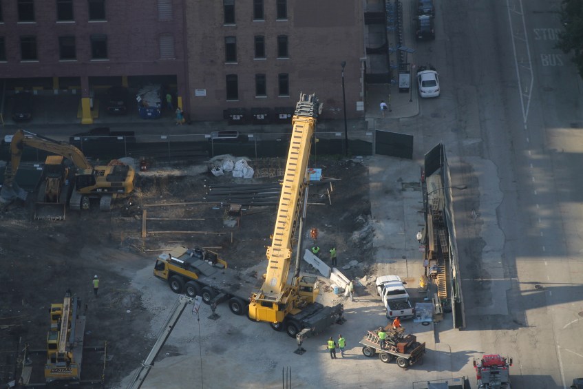 625 West Adams tower crane