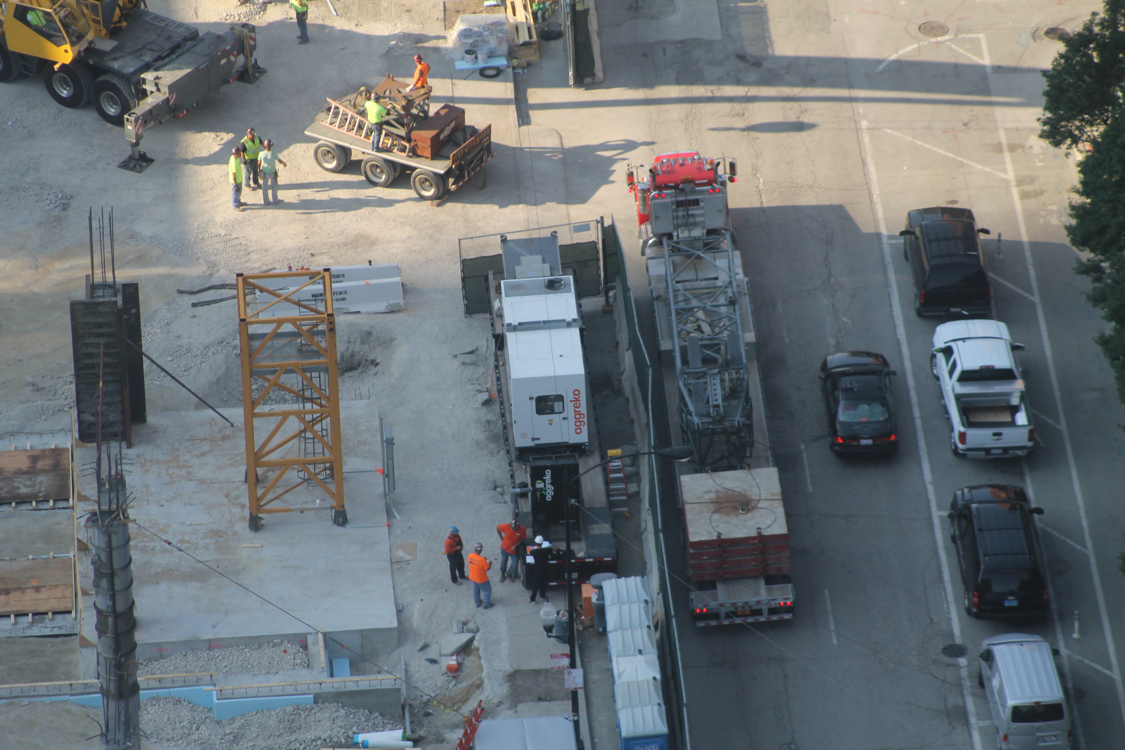 625 West Adams tower crane