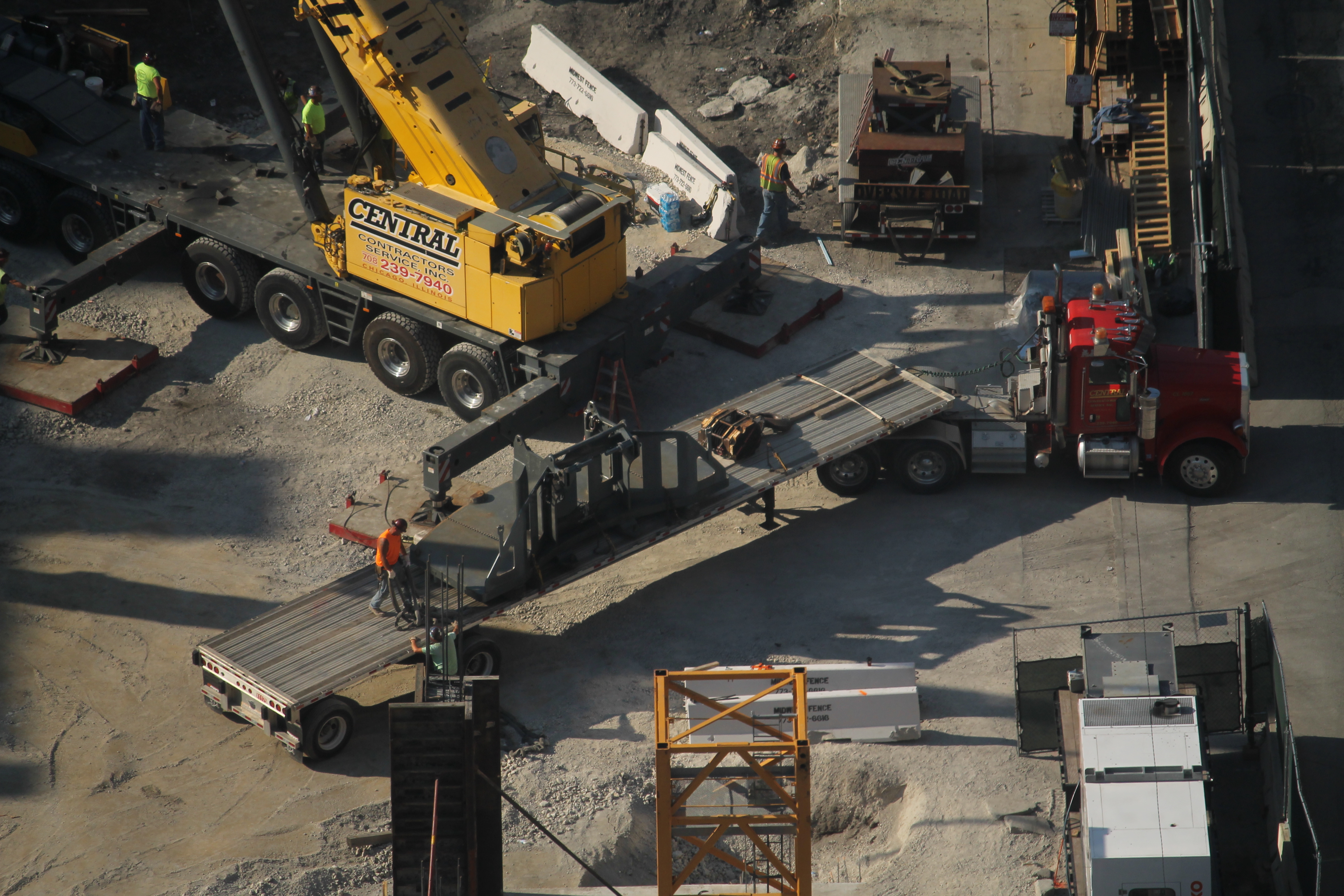 625 West Adams tower crane