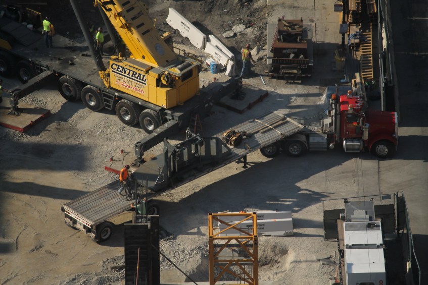 625 West Adams tower crane