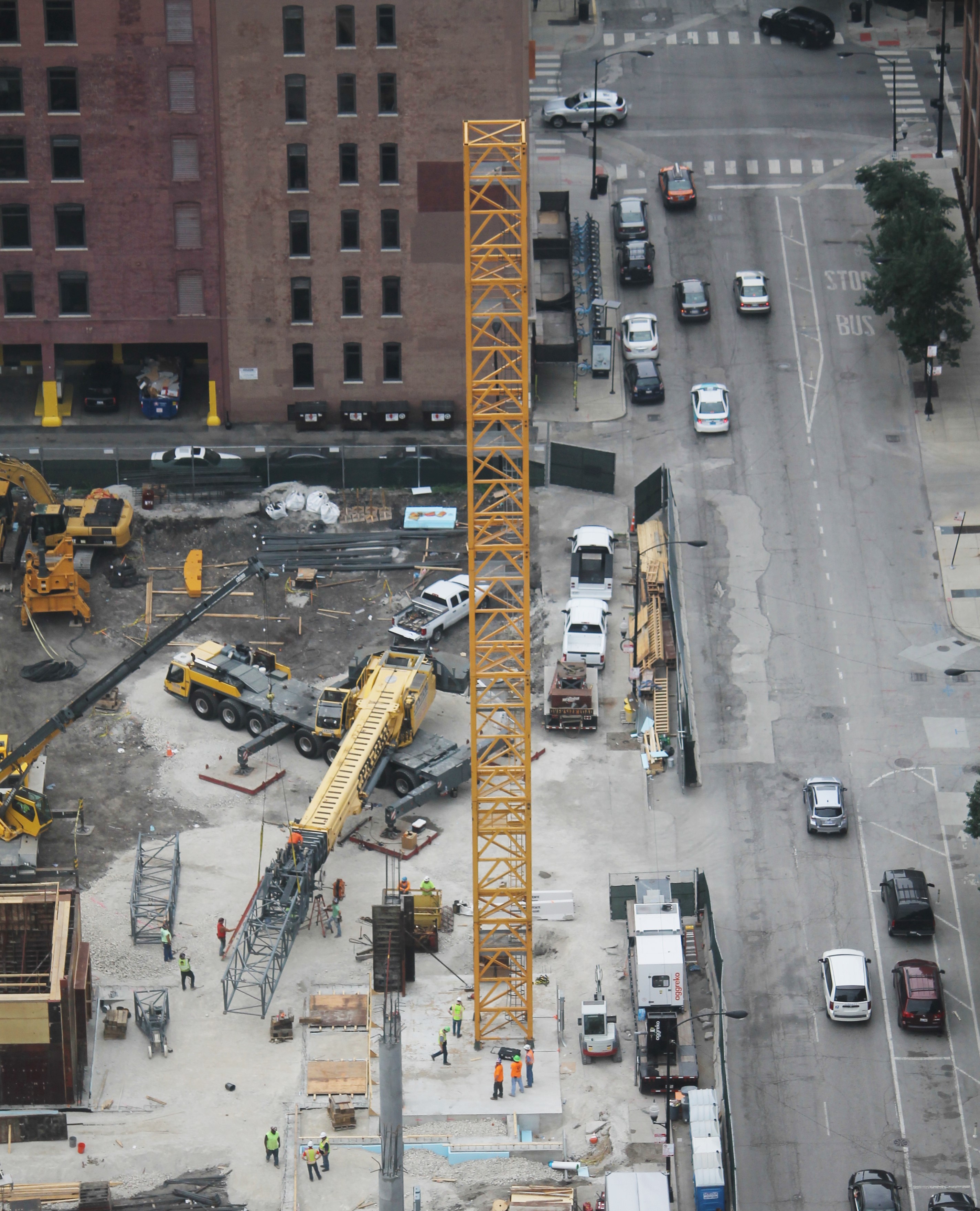 625 West Adams tower crane