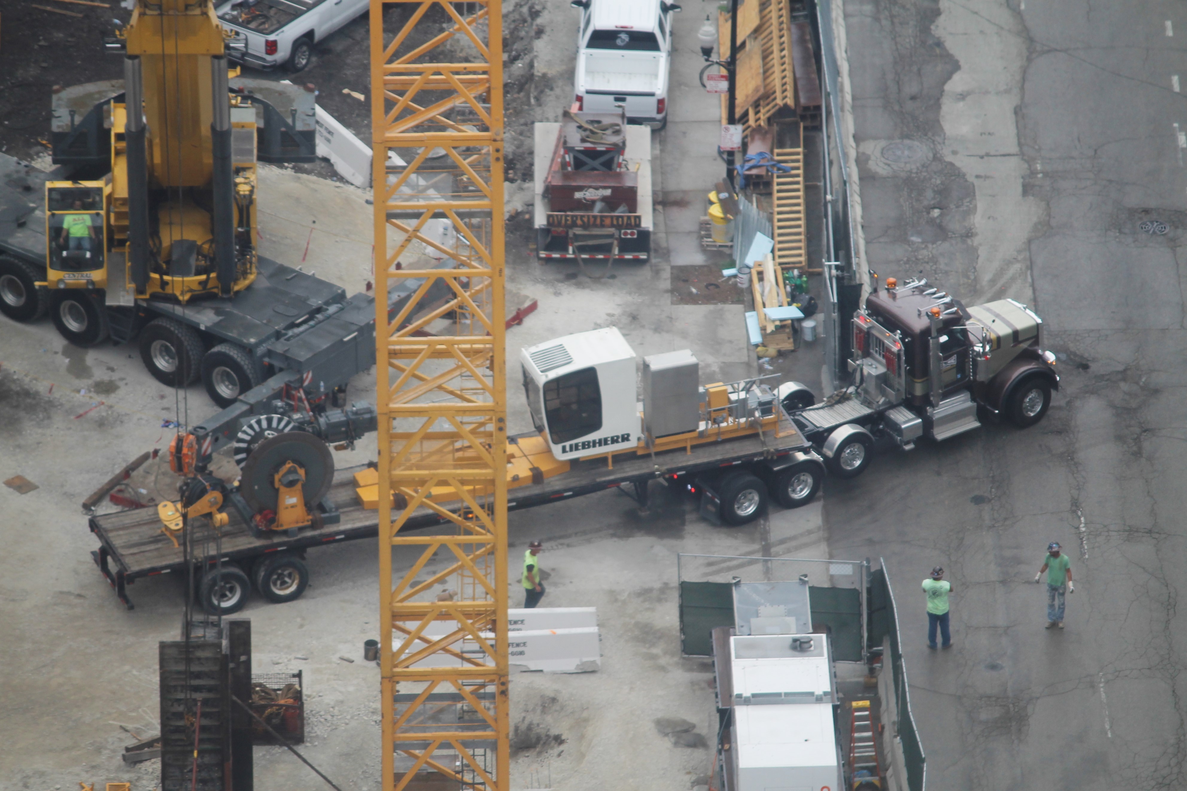 625 West Adams tower crane