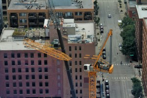 625 West Adams tower crane