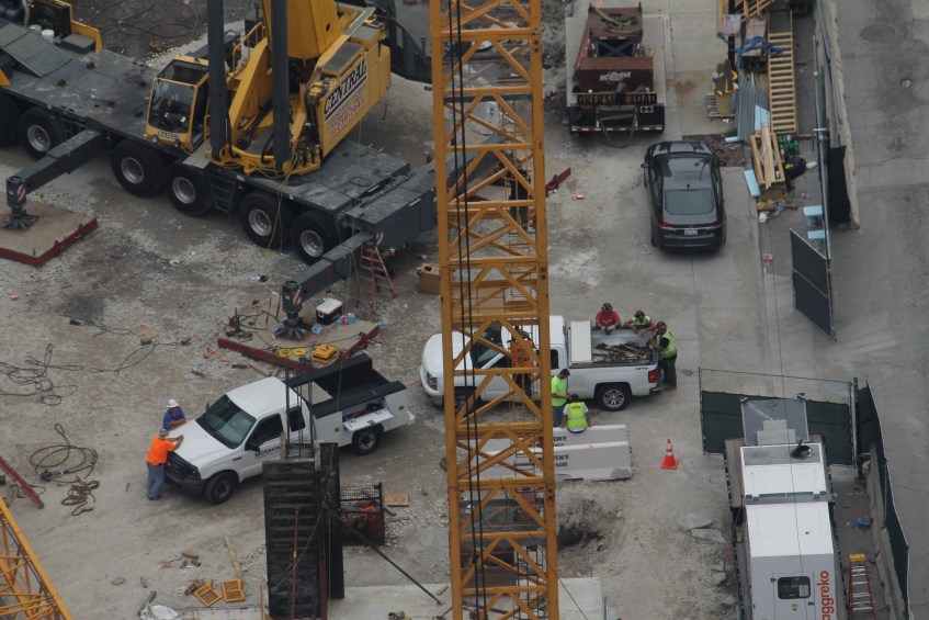 625 West Adams tower crane