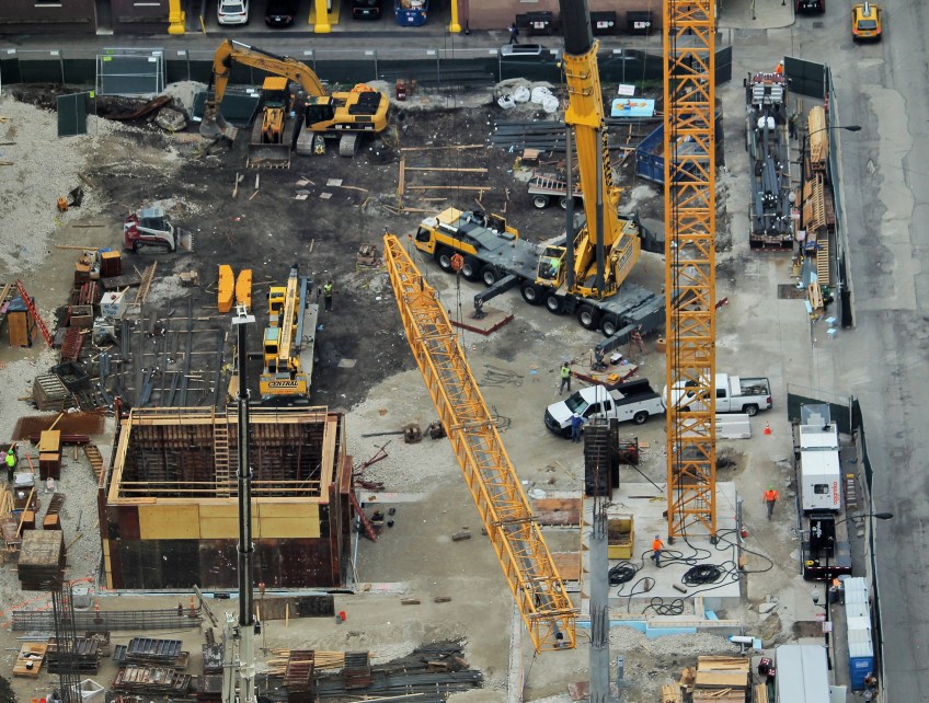 625 West Adams tower crane