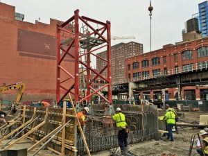 Centrum Hubbard 412 North Wells tower crane