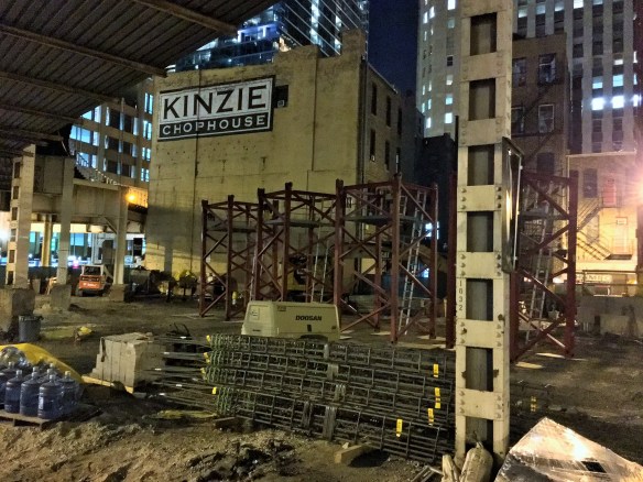 Centrum Hubbard 412 North Wells tower crane