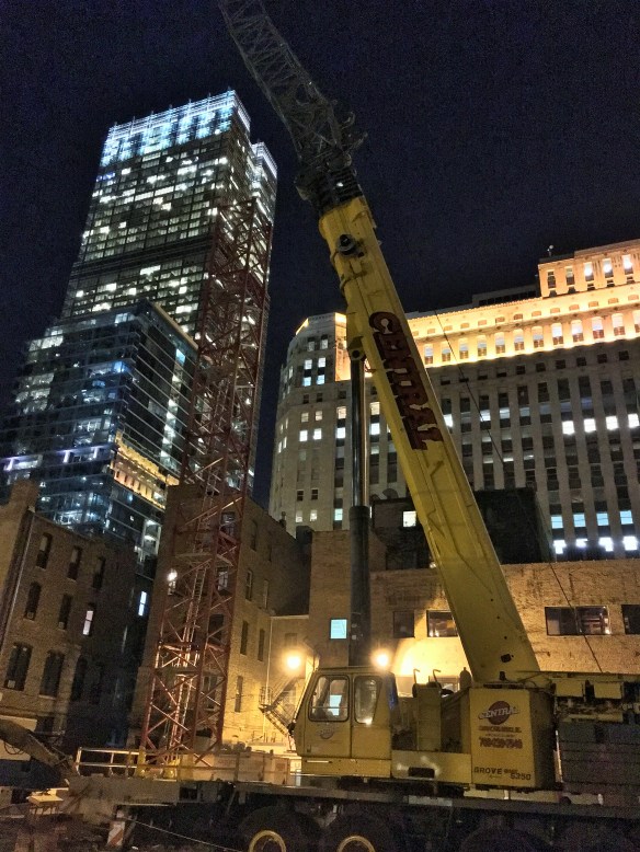 Centrum Hubbard 412 North Wells tower crane