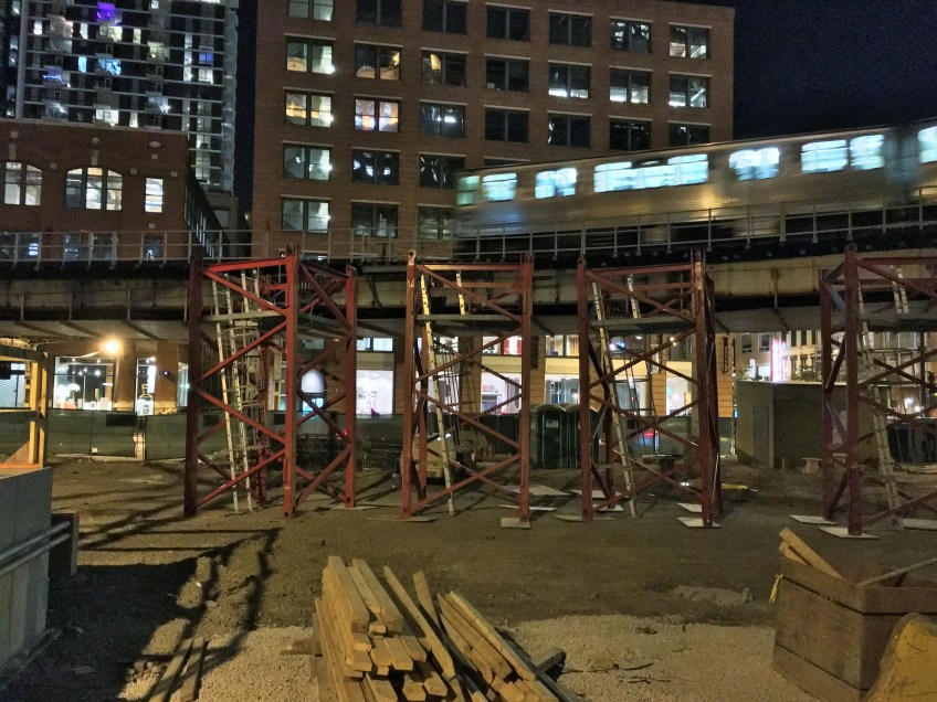 Centrum Hubbard 412 North Wells tower crane