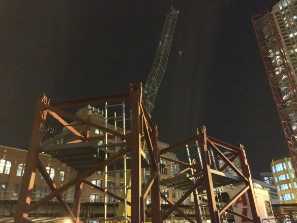Centrum Hubbard 412 North Wells tower crane
