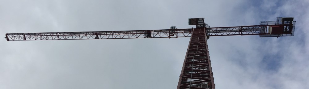 Centrum Hubbard 412 North Wells tower crane