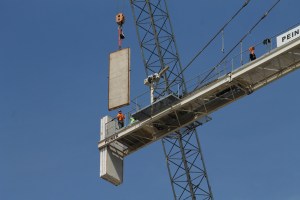 1001 West Chicago tower crane
