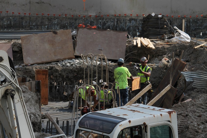 465 North Park tower crane pit