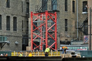 Centrum Hubbard 412 North Wells tower crane