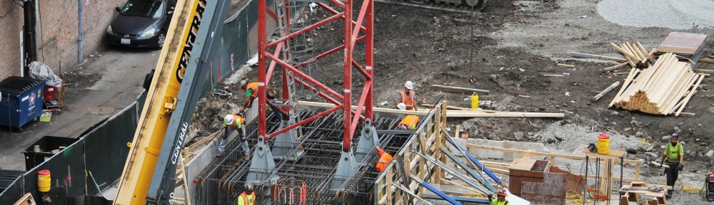 Centrum Hubbard 412 North Wells tower crane