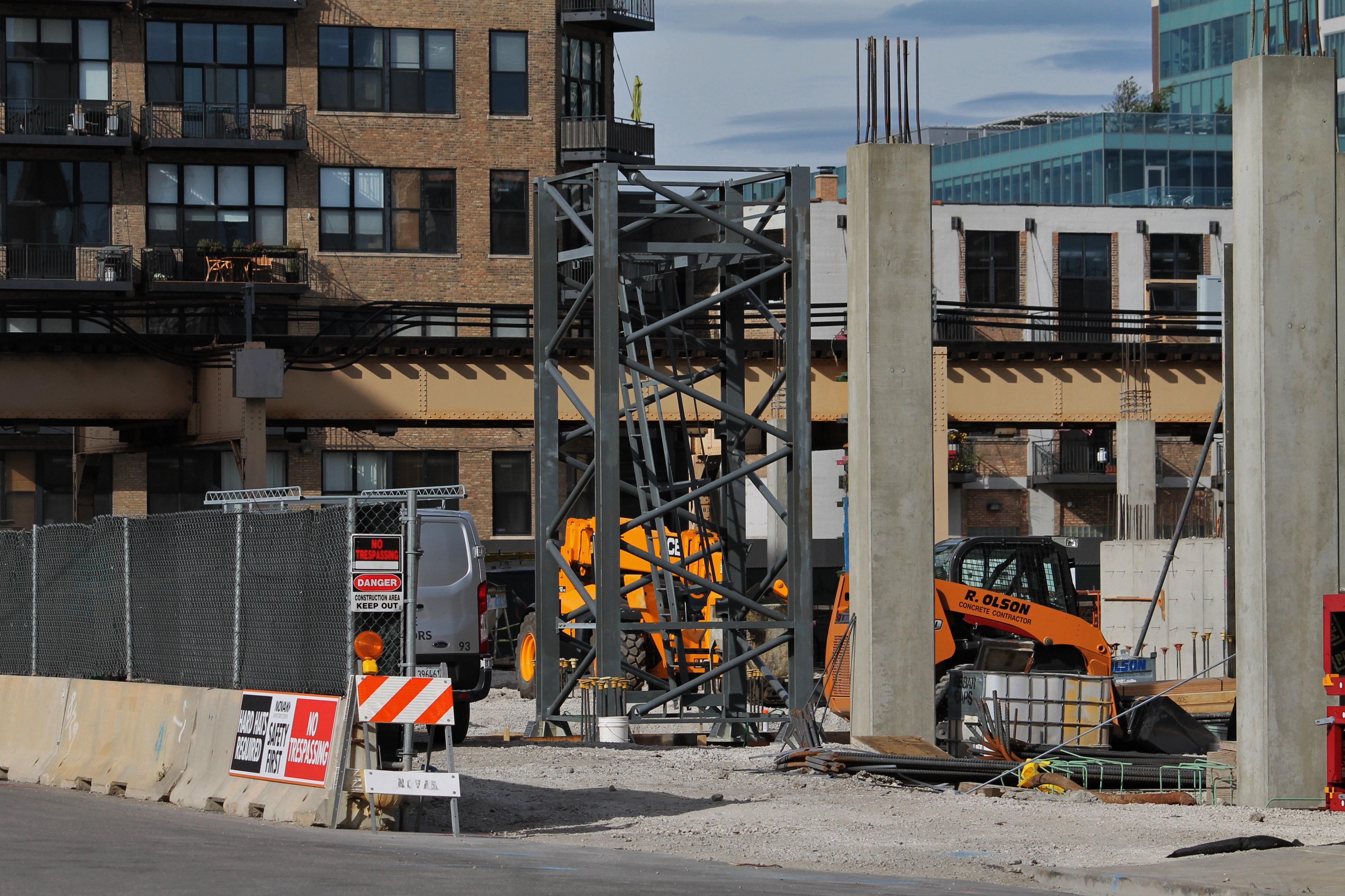 171 Aberdeen tower crane