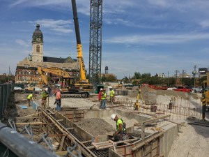 1001 West Chicago tower crane