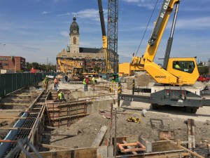 1001 West Chicago tower crane