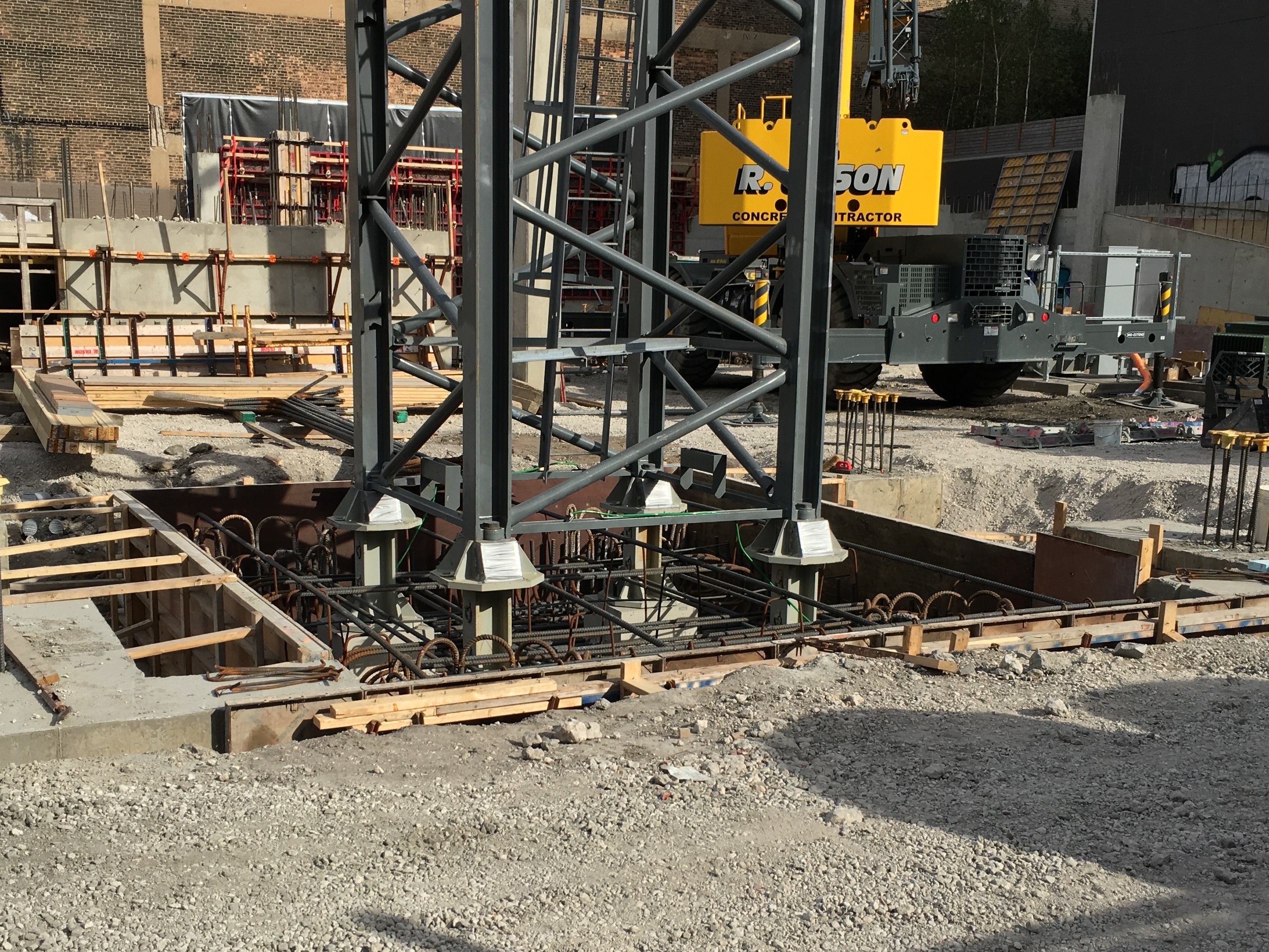 171 Aberdeen tower crane