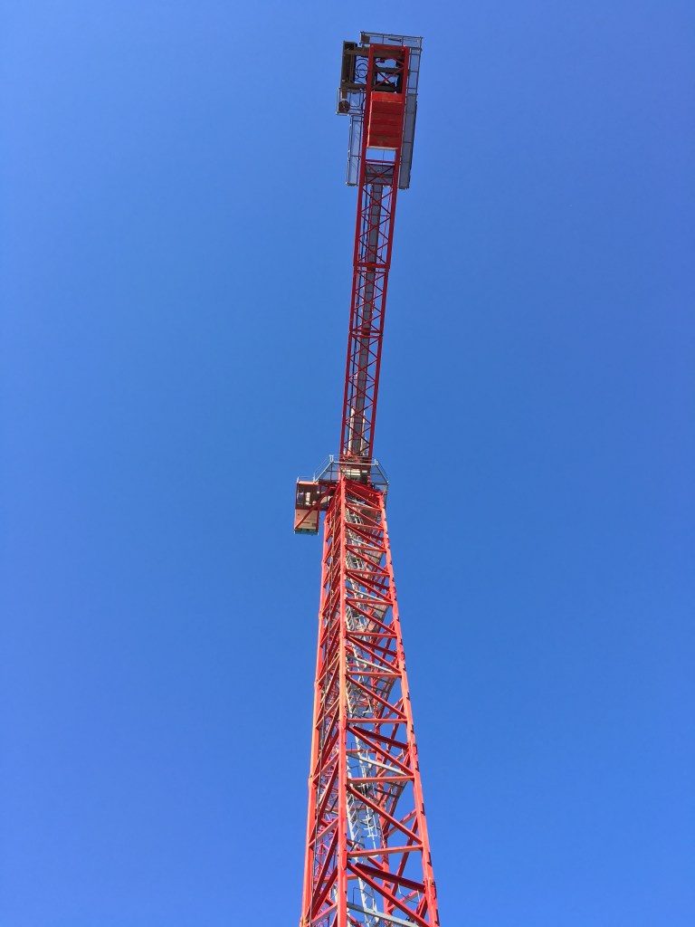 Hotel Zachary tower crane