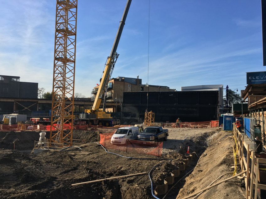 Elevate Lincoln Park tower crane