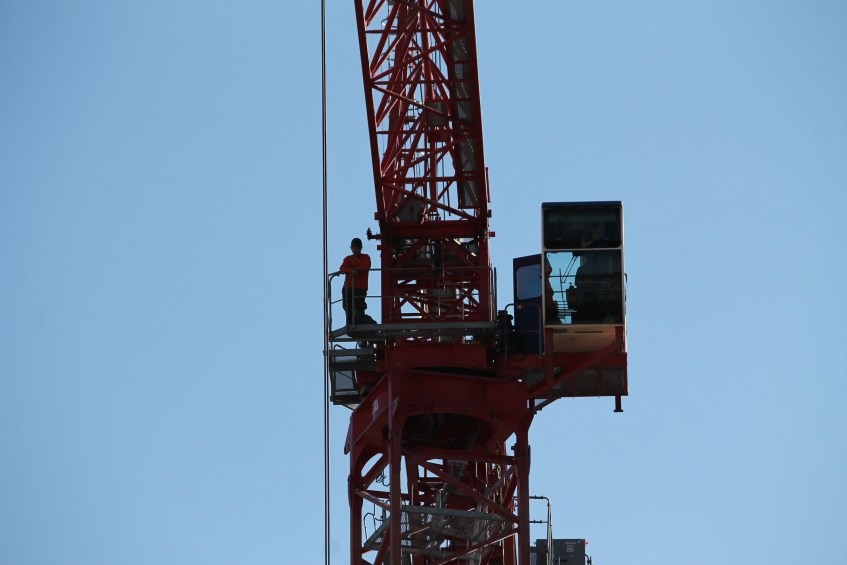 Hotel Zachary tower crane