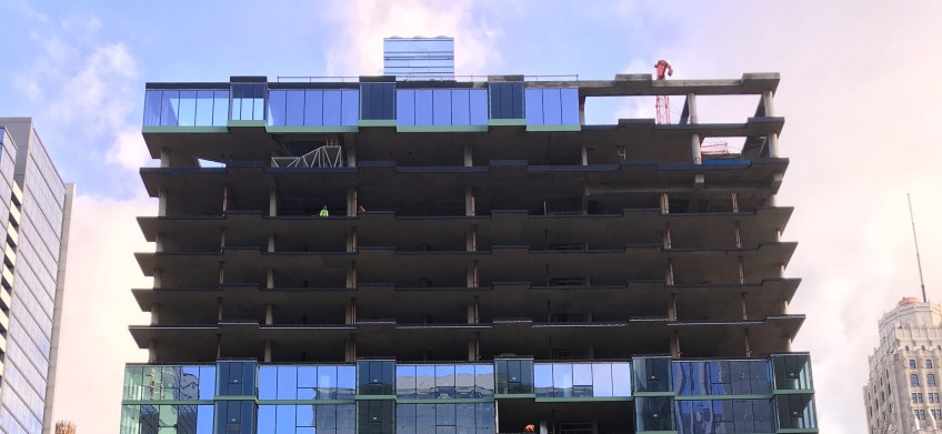 Linea 215 West Lake Street