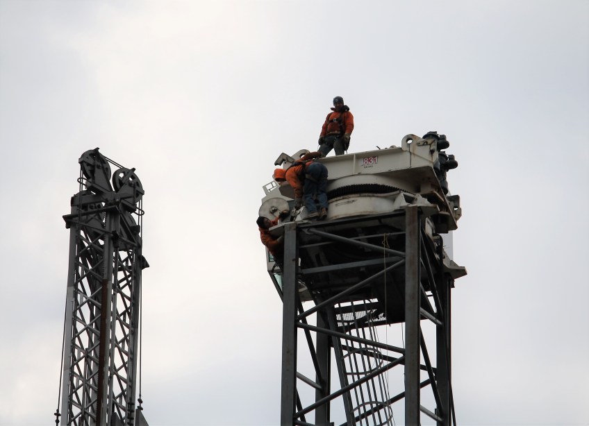 165 North Desplaines tower crane