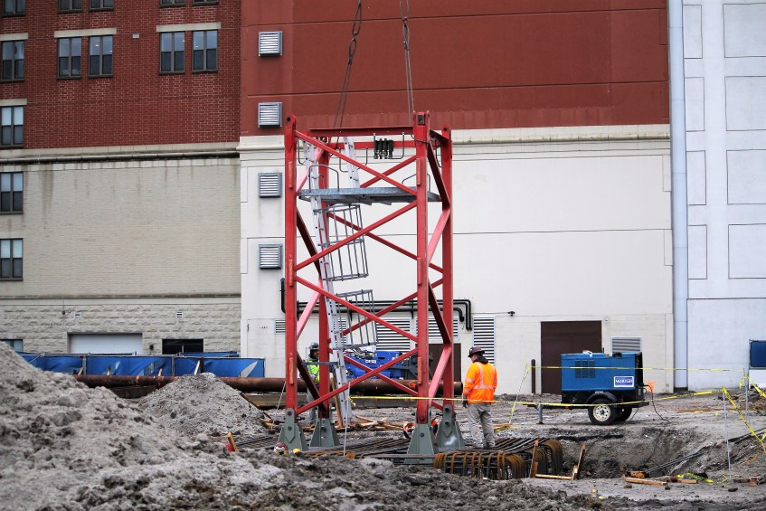 One Grant Park tower crane