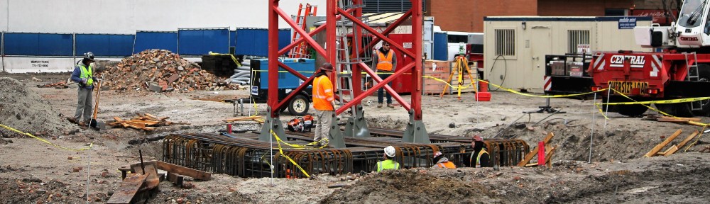 One Grant Park tower crane