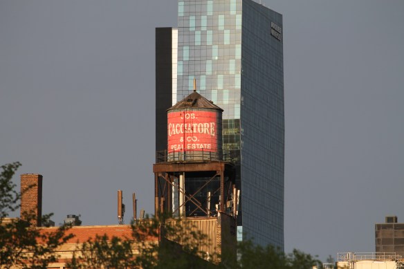Chicago water tank, 527 South Wells Street