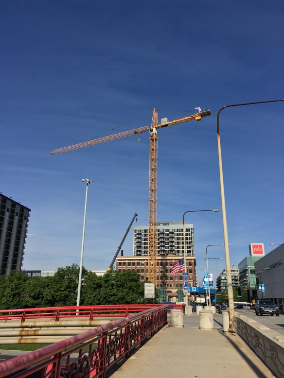727 West Madison tower crane