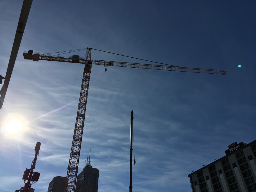 727 West Madison tower crane