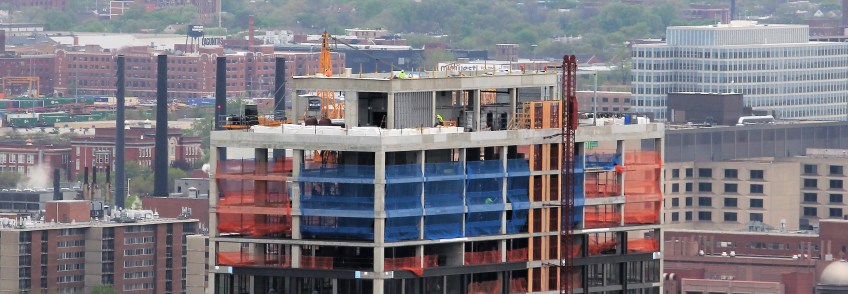 Landmark West Loop tower crane removal