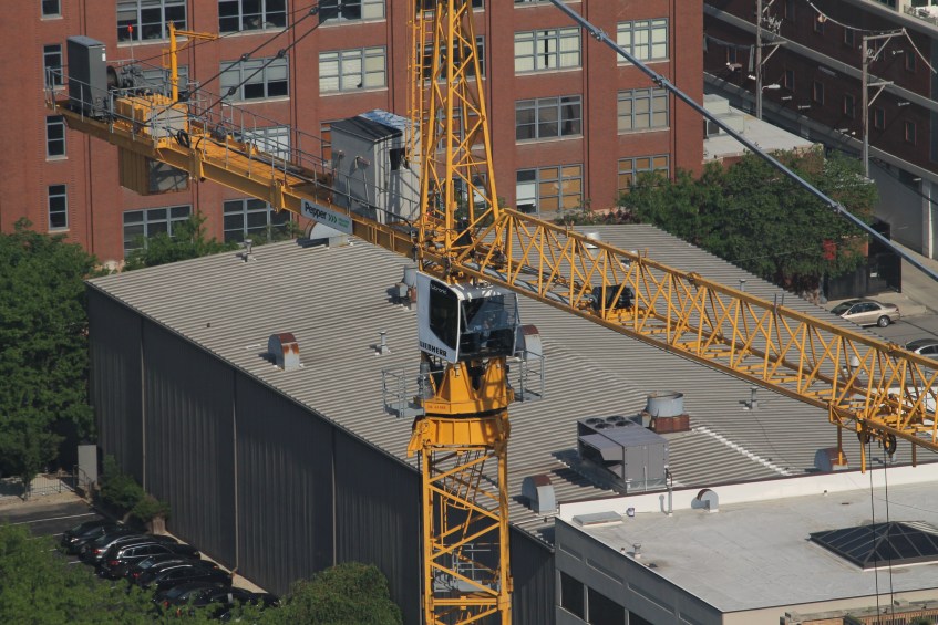 727 West Madison tower crane
