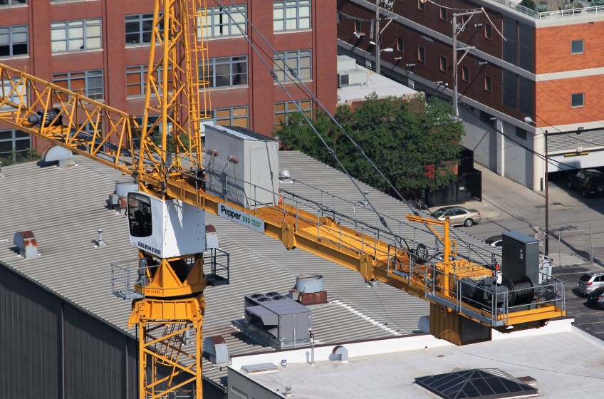 727 West Madison tower crane