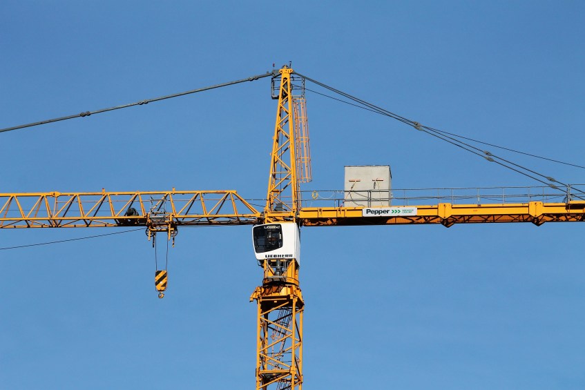 727 West Madison tower crane