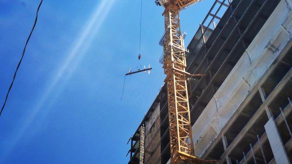 625 West Adams topping out